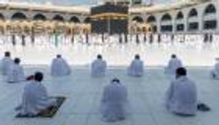 المسجد الحرام يستقبل 920 ألف مصلٍ و408 آلاف معتمر