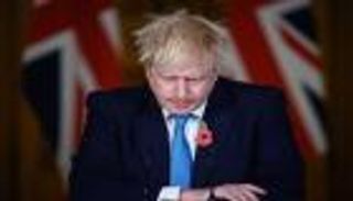 جونسون يتذكر علاقته "الجيدة" بترامب.. ويهنئ بايدن