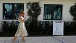 مقرب من ميلانيا يكشف موقفها إزاء خسارة ترامب