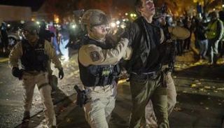 الأمن الأمريكي يوقف أحد المحتجين على نتائج الانتخابات