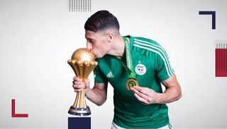 مهدي تاهرات نجم منتخب الجزائر