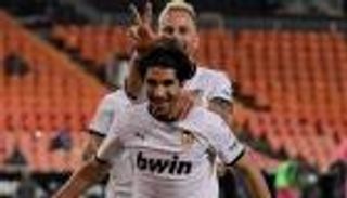 بطل رباعية فالنسيا يقلل من اكتساح ريال مدريد