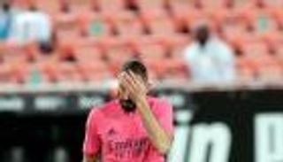 بنزيمة يزيد مصائب ريال مدريد بعد رباعية فالنسيا