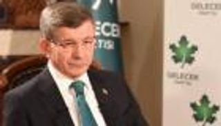 داود أوغلو ساخرا من استقالة صهر أردوغان: لغته التركية سيئة