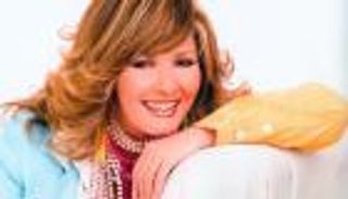 صورة.. آثار الحكيم في ظهور نادر بمسرحية سامح حسين