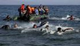 انقلاب قارب مهاجرين قبالة جزيرة ساموس اليونانية