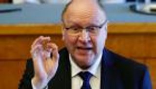 وزير أوروبي شكك في فوز بايدن.. فخسر منصبه