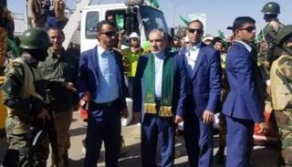 المندوب الإيراني بصنعاء حسن ايرلو في مهرجان حوثي