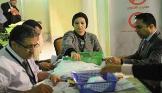 جانب من فرز الأصوات بانتخابات مصرية- أرشيفية