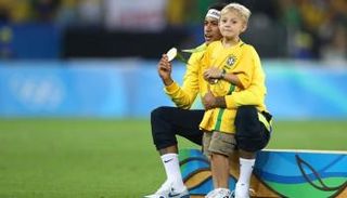 نيمار دا سيلفا نجم منتخب البرازيل