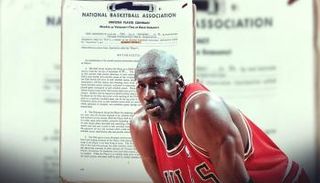 مايكل جوردان نجم كرة السلة الأمريكي السابق