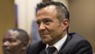 انتفاضة الفيفا.. 5 تعديلات لإنهاء فوضى وكلاء اللاعبين