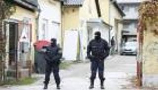 "العين الإخبارية" تكشف هوية مشتبه به رئيسي في مداهمات إخوان النمسا