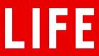 مزاد على أشهر صور مجلة "لايف" الأمريكية في باريس