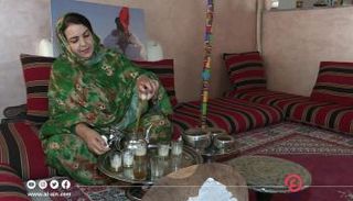 أنكالي فاطمتو أثناء إعدادها الشاي