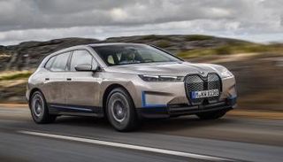 BMW iX..أن تقود بفخامة