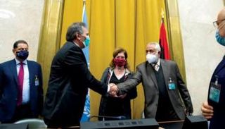 لحظة توقيع اتفاق إطلاق النار في ليبيا