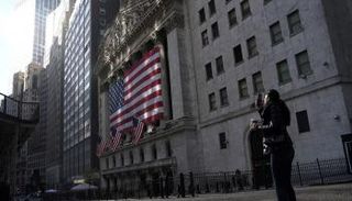 الواجهة الأمامية لبورصة نيويورك - رويترز