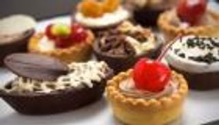 احذر تناول الحلويات أثناء المرض.. ما السر؟ 