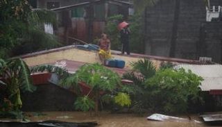 جانب من الدمار الناتج عن إعصار 