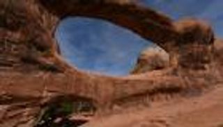 قصة مأساوية وراء مطالبة عائلة أوغندية بتعويض خيالي من متنزه أمريكي