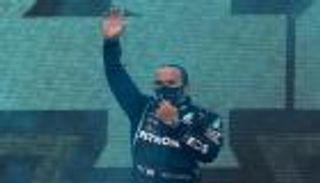 عادل رقم شوماخر التاريخي.. هاميلتون يتُوج ببطولة العالم للفورمولا 1