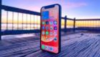 أول عيوب آيفون 12 يظهر في الشاشة