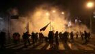 آلاف يحتجون ضد رئيس بيرو الجديد.. وحكومته تتشبث بموقفها 