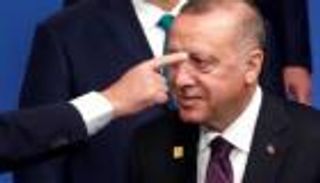 عقوبات اقتصادية.. فرنسا تتوعد بردع أردوغان