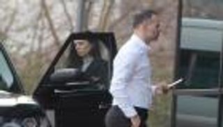 ظهور أول مؤلم لصديقة ريان جيجز بعد الاعتداء