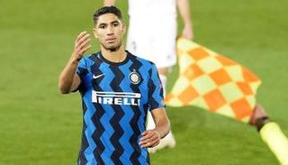 أشرف حكيمي بقميص إنتر