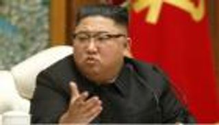 بعد المقبرة.. أول ظهور لزعيم كوريا الشمالية منذ 25 يوما