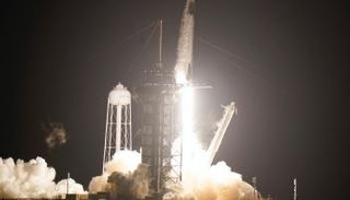 انطلاق صاروخ 