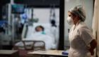 فرنسا تستعد لـ"تطعيم شامل" ضد كورونا.. والحكومة قلقة