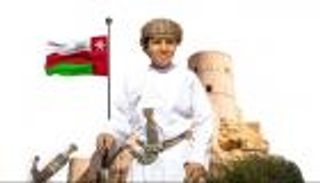 في العيد الوطني الـ50 للسلطنة.. "الخنجر العماني" زينة الاحتفالات
