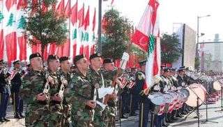 عرض عسكري في احتفال سابق بالاستقلال
