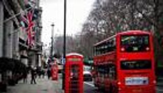 بريطانيا تمنع السيارات العاملة بالبنزين والديزل بحلول هذا الموعد