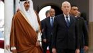 قطر وحوار الغرب.. لماذا أعلن قيس سعيد المبادرة نيابة عن تميم؟