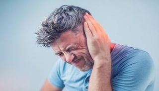 الذكاء الاصطناعي يعالج طنين الأذن