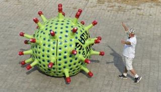 مجسم تعبيري لفيروس كورونا المستجد