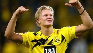 إيرلينج هالاند نجم فريق بروسيا دورتموند ومنتخب النرويج