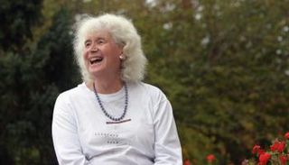 الصحفية البريطانية جان موريس