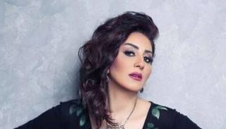 النجمة المصرية وفاء عامر