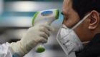 الموزعون الصامتون لكورونا.. خطر يهدد العالم بـ"شبح الإغلاق"