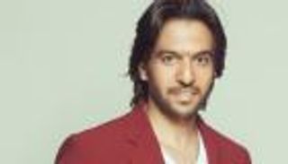 فيديو.. بهاء سلطان يتلو آية من سورة الرعد.. والجمهور "منبهر"