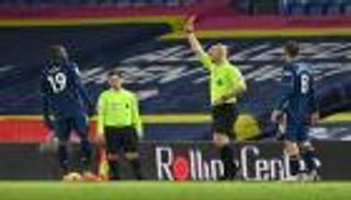 الدوري الإنجليزي.. تهور بيبي يزيد متاعب أرسنال بتعادل محبط مع ليدز