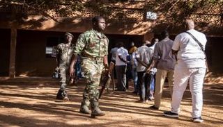  الناخبون في بوركينا فاسو - أ.ف.ب