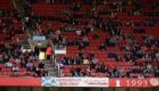 بعد 9 أشهر.. عودة الجماهير إلى ملاعب الدوري الإنجليزي