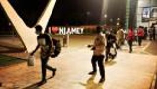 إجلاء 79 مهاجرًا من ليبيا إلى دولة أفريقية