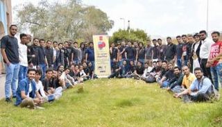 أعضاء مبادرة "جيش شنب" في اليمن